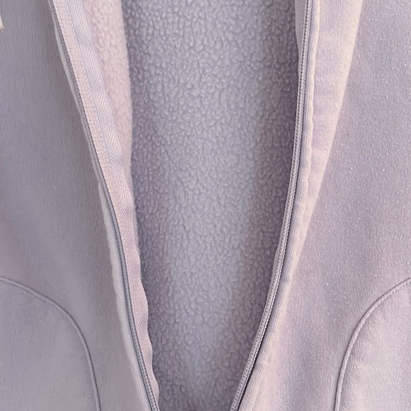 Light Purple Hooded Jacket - Size M! - Picture 5 of 7